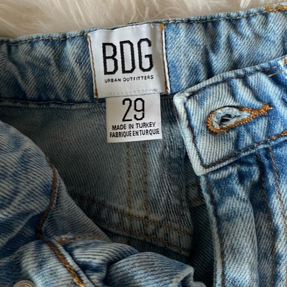 Urban Outfitters BDG High-Waisted Cropped Flare Jeans - Light Wash - Picture 4 of 4